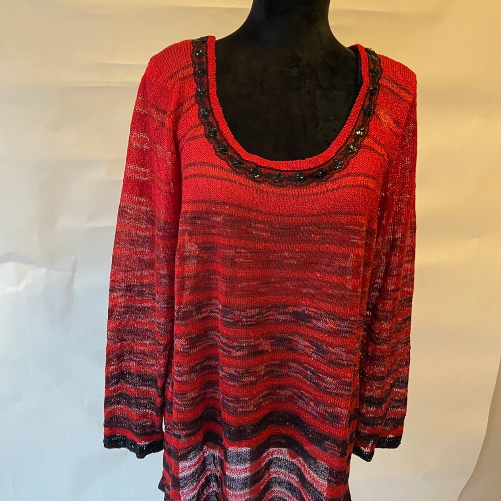 Elaris Red sportsworks studio blouse